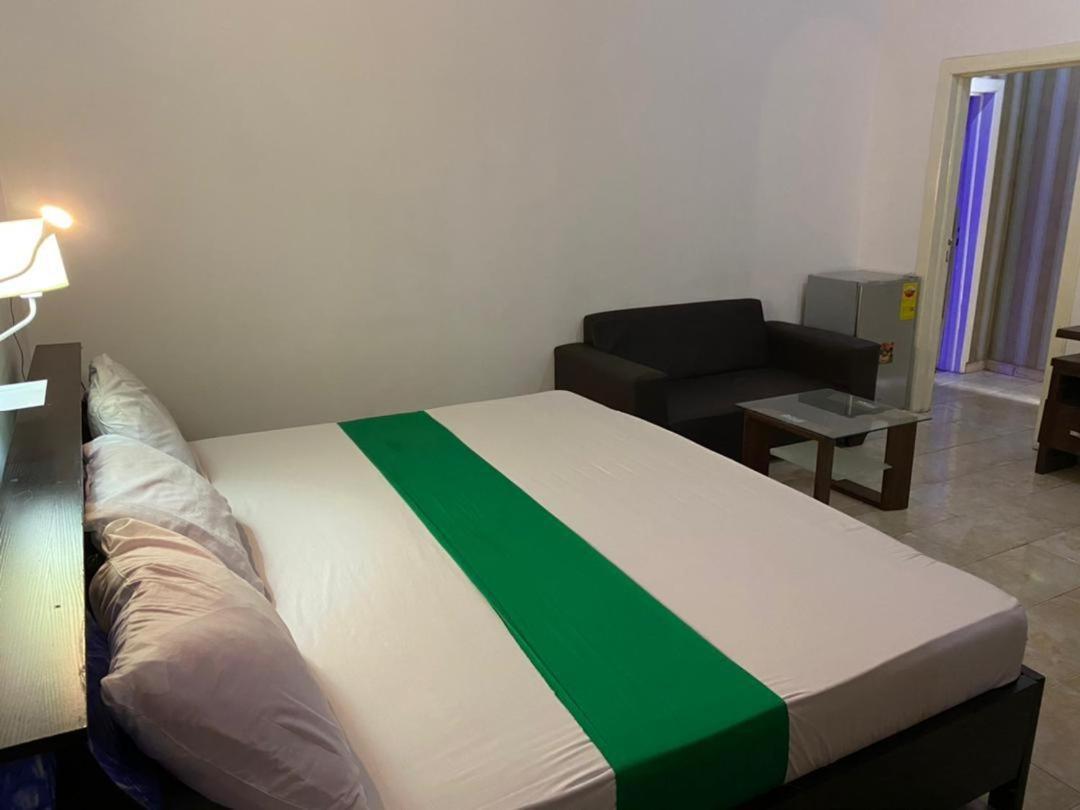 Hgl Guest House East Legon Kültér fotó