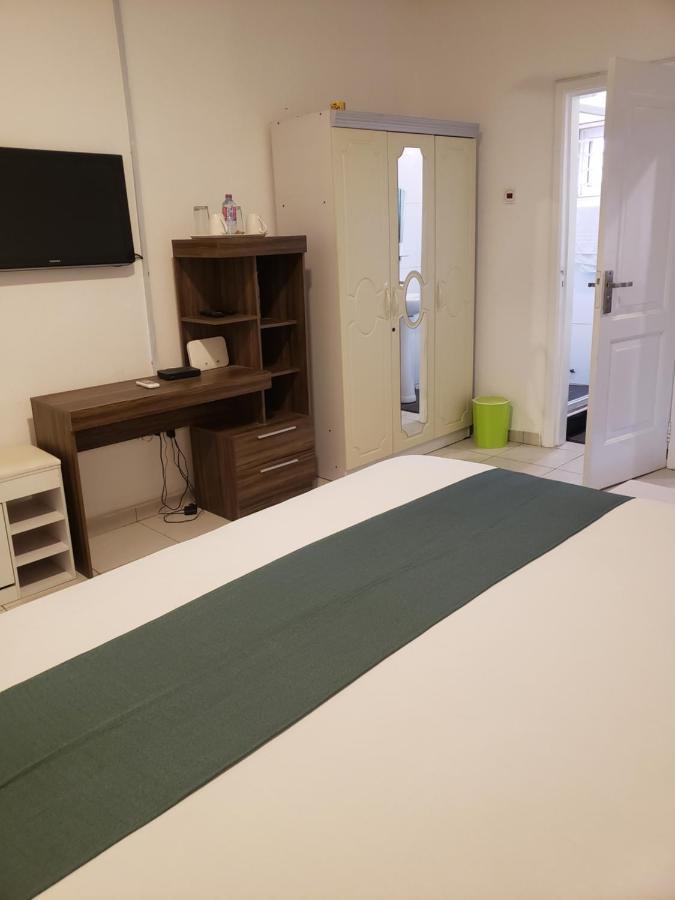 Hgl Guest House East Legon Kültér fotó
