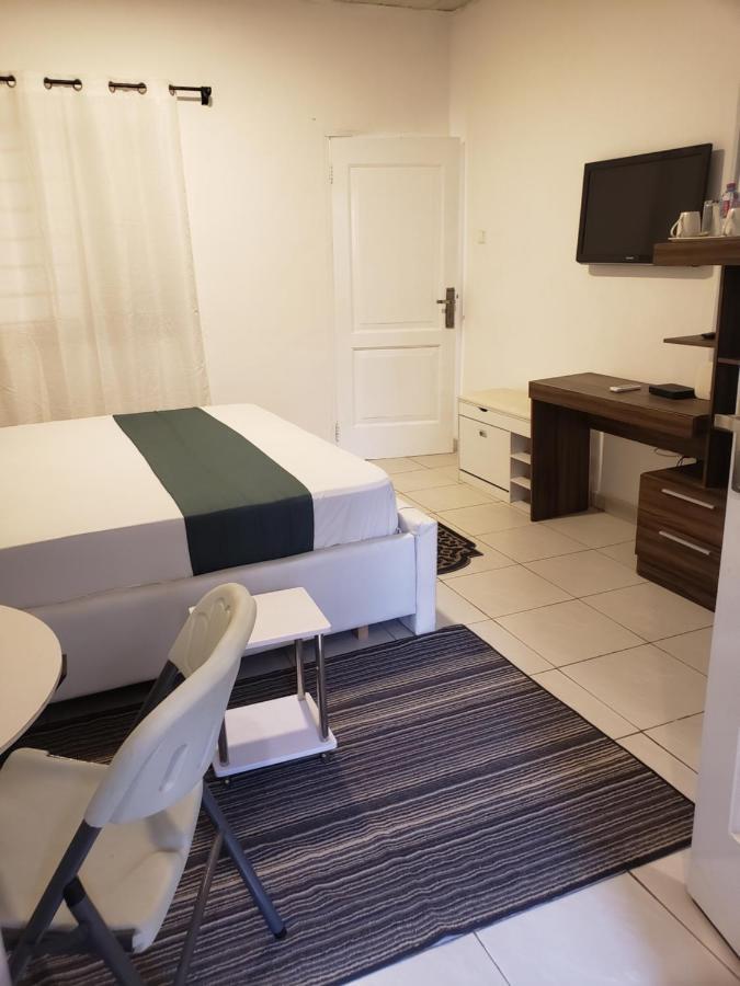 Hgl Guest House East Legon Kültér fotó